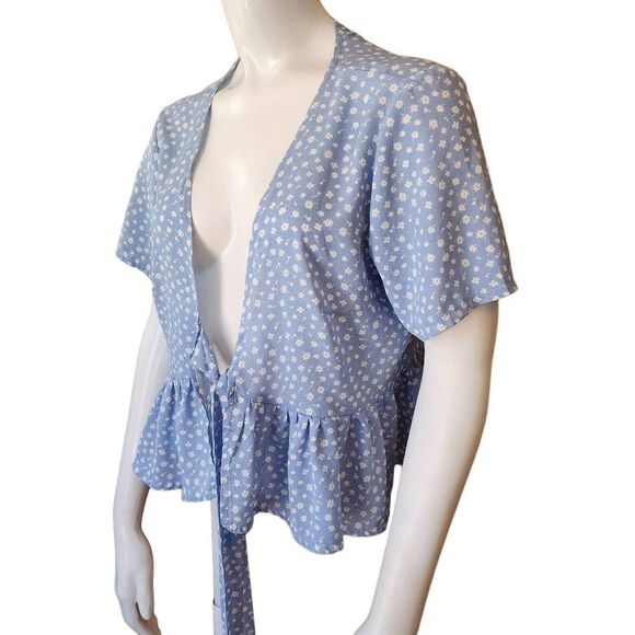 Romwe Blue & White Floral Ditzy Tie Front Peplum Top (L) - Picture 2 of 7